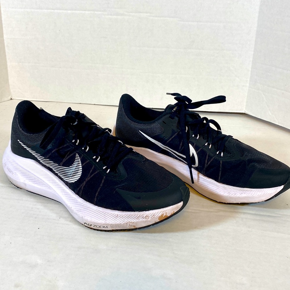 Nike Women’s Zoom Winflo 8 Running Shoes